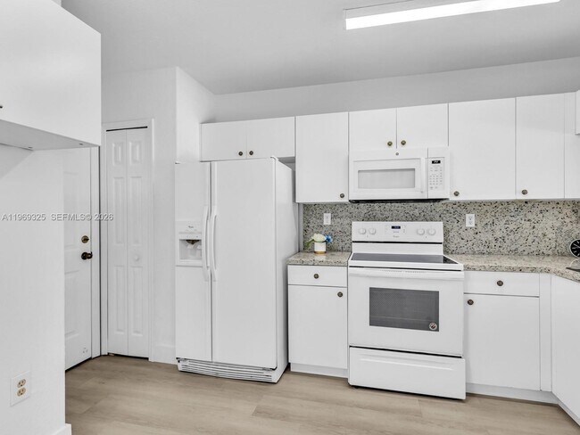 Building Photo - 11512 NW 48th Terrace