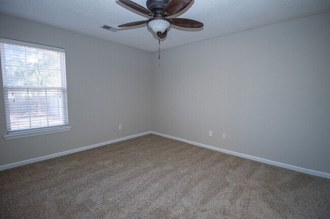 Building Photo - Spacious 3BR/2BA Home Near Fort Jackson & VA Hospital *Military Discount Offered!