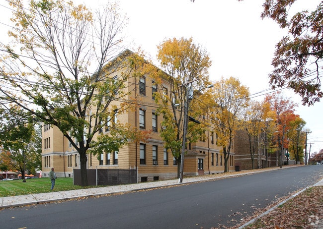 Primary Photo - The School Apartments