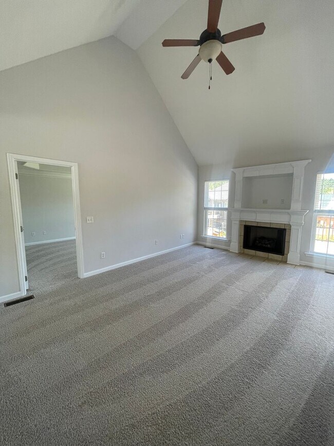 Building Photo - 3 Bedroom + 2 Bath Home for Rent in Soddy ...