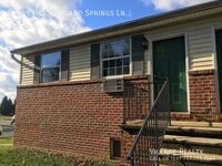 Building Photo - 230 Elizabeth Ln