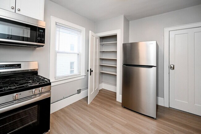 Building Photo - 4005 Huston Ave