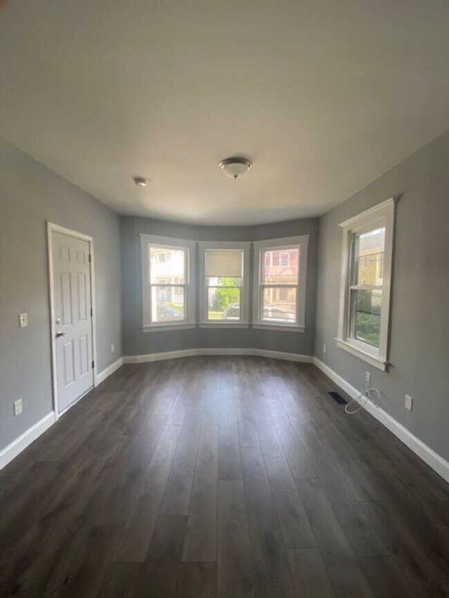 Building Photo - 53 Orlando St