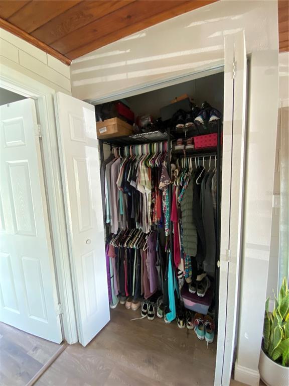 Building Photo - 813 N Waterview Dr