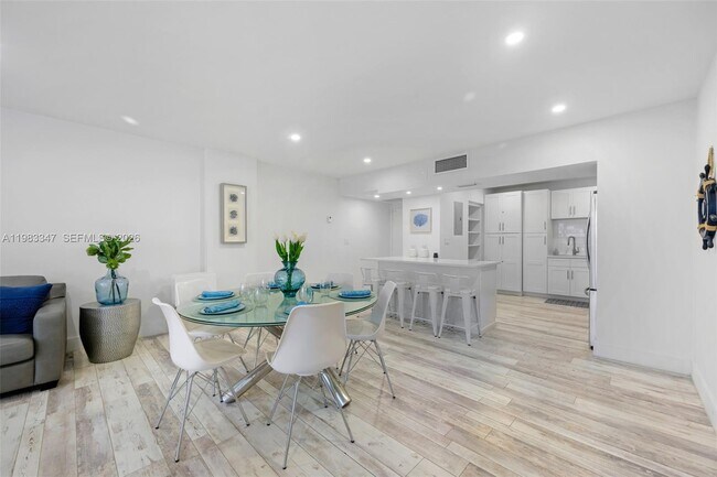 Building Photo - 3725 S Ocean Dr