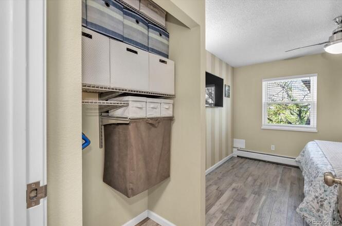 Building Photo - 1250 Golden Cir