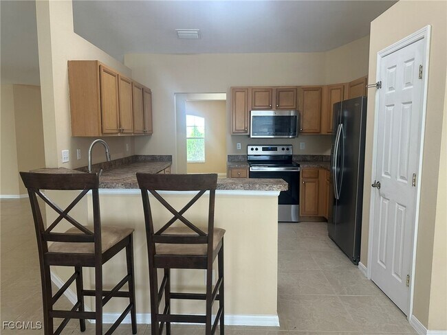 Building Photo - 2125 NE 9th Ave