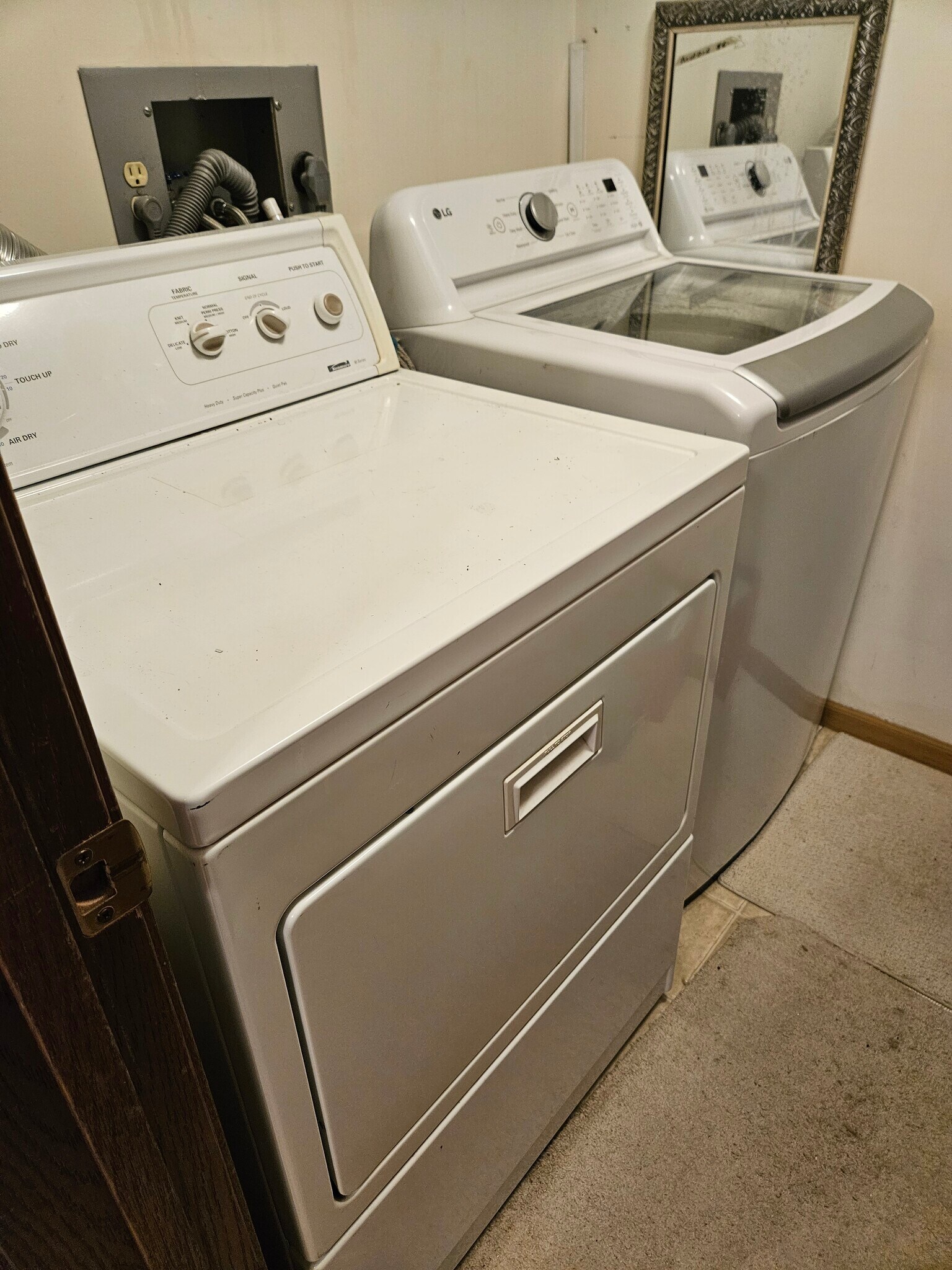 Building Photo - 5697 Green Circle Dr