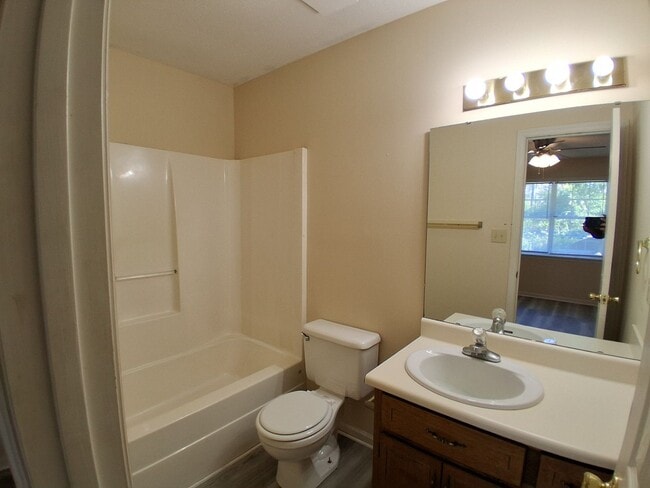 Building Photo - 2 Bedroom Duplexes Near Moody
