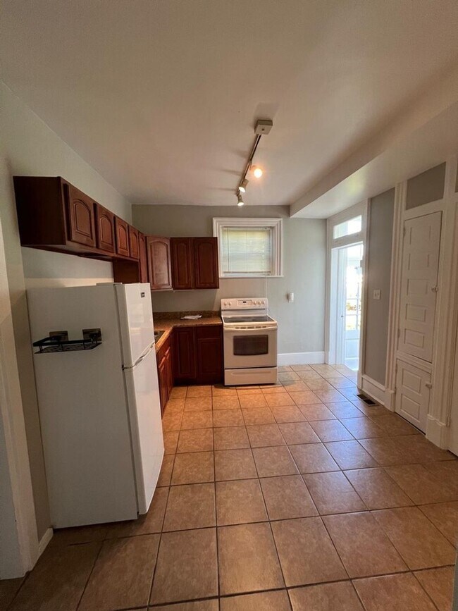 Building Photo - 4216 W Penn Ave