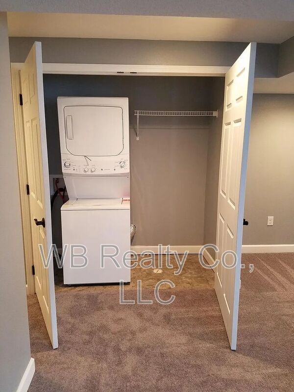 Building Photo - 710 SE Murphy Dr