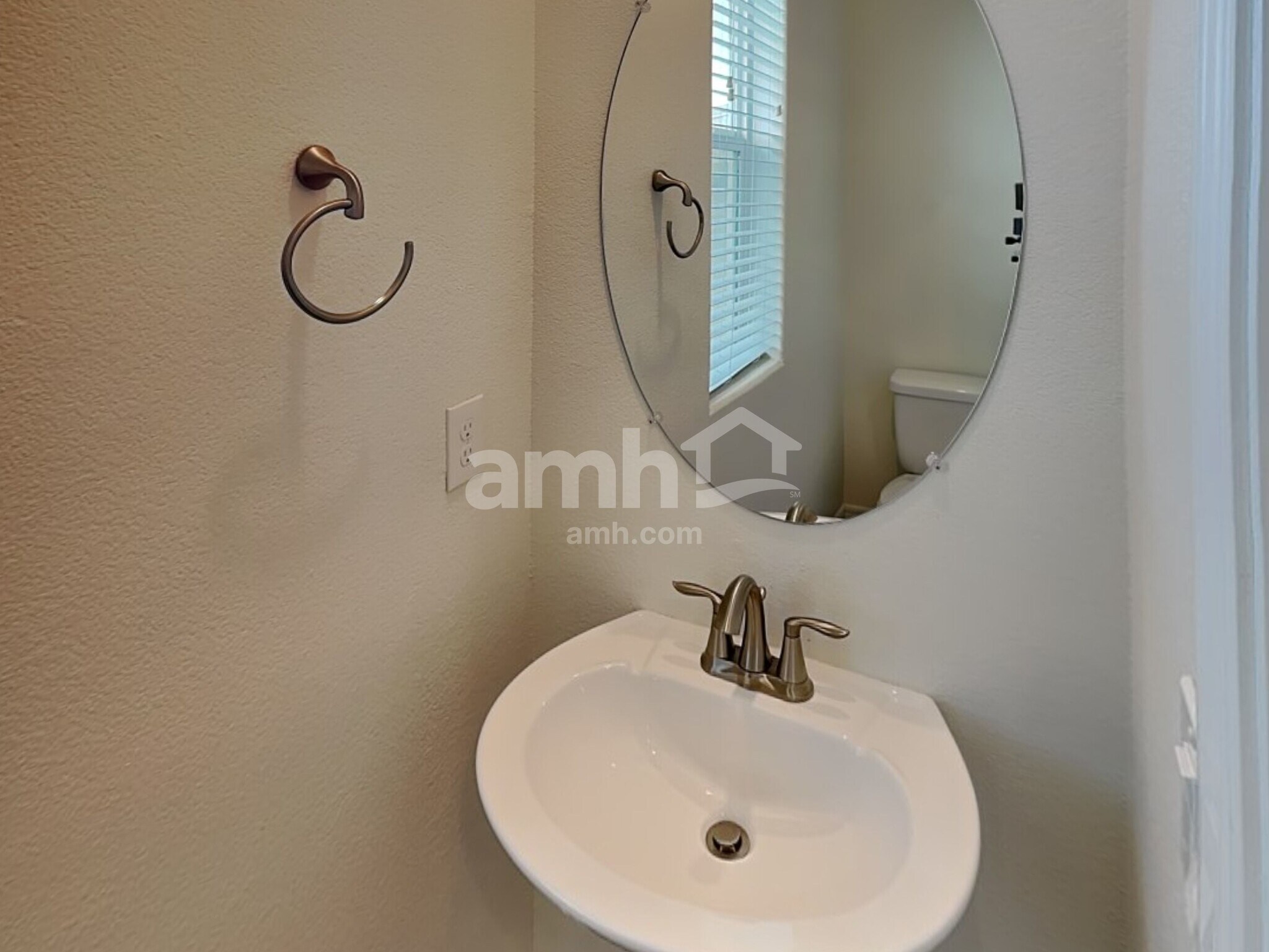 Building Photo - 4719 Tree Swing St