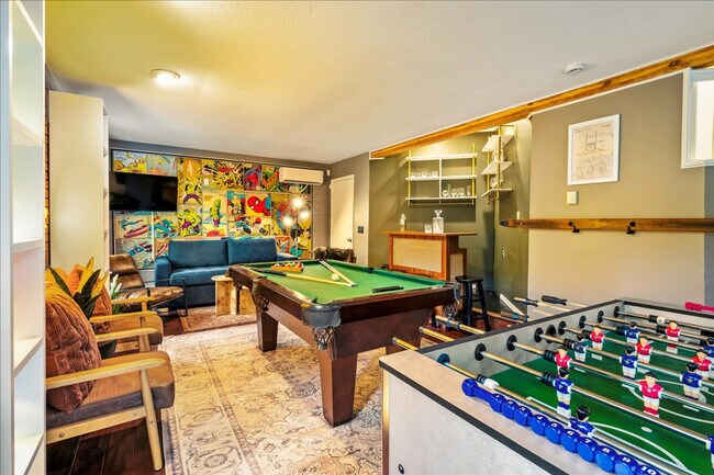 Building Photo - 1825 Jennifer Dr