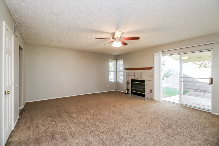 Building Photo - 441 S Maple