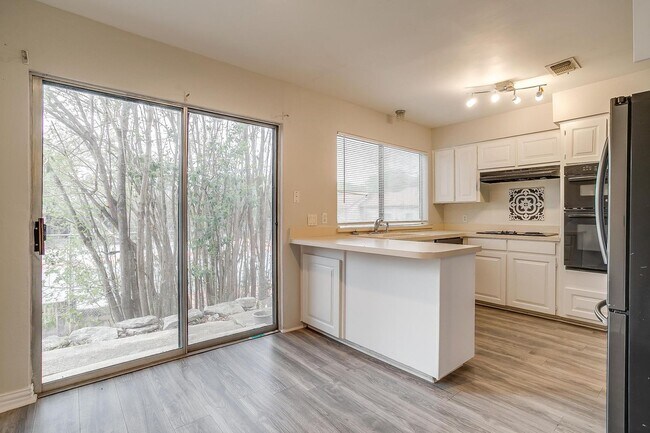 Building Photo - 5947 Chimney Wood Cir
