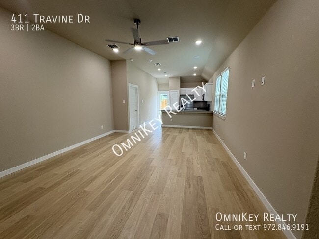Building Photo - 411 Travine Dr
