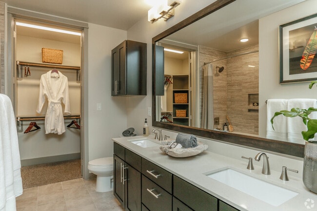 Building Photo - Downtown High-Rise Living – 1 Month Free +...