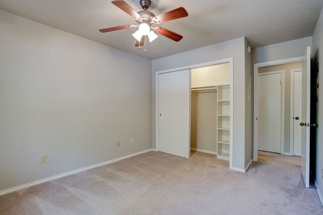 Building Photo - Beautiful 2 Bed / 2 Bath Home with Balcony in Austin