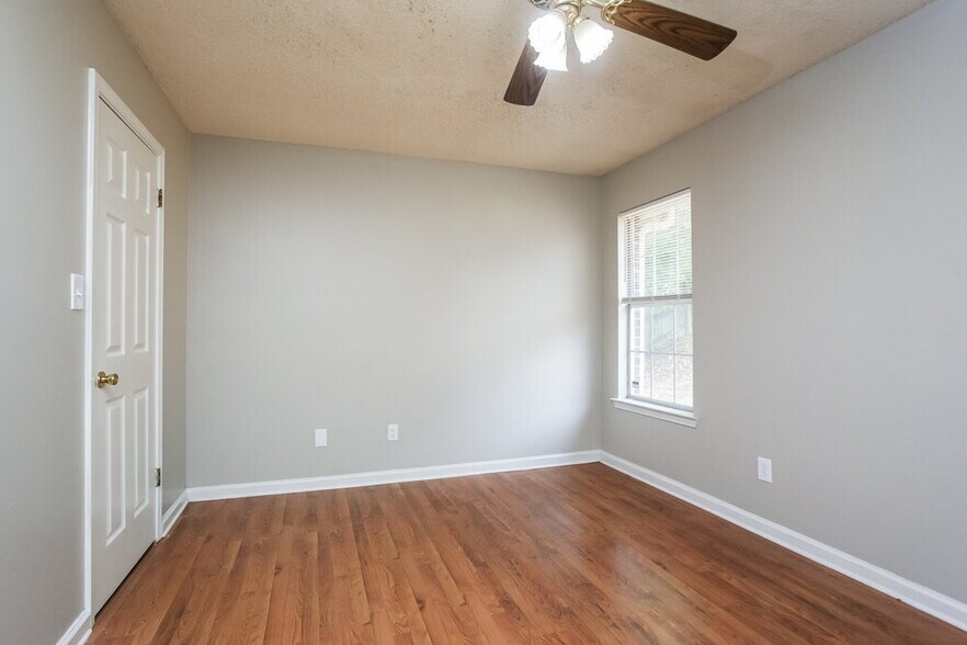 Building Photo - 4089 Gouverneur St