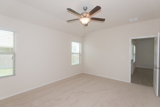 Building Photo - Updated Southeast Austin Single Story - Move In Ready!