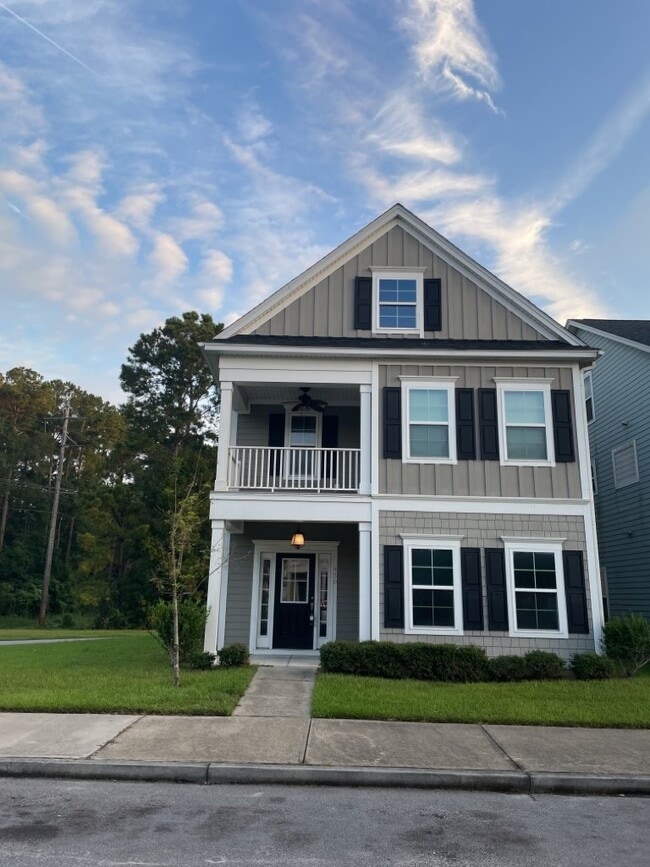 Building Photo - 430 Forsythia Ave