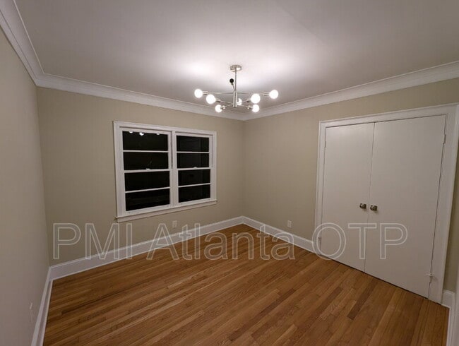 Building Photo - 1952 Wellbourne Dr NE