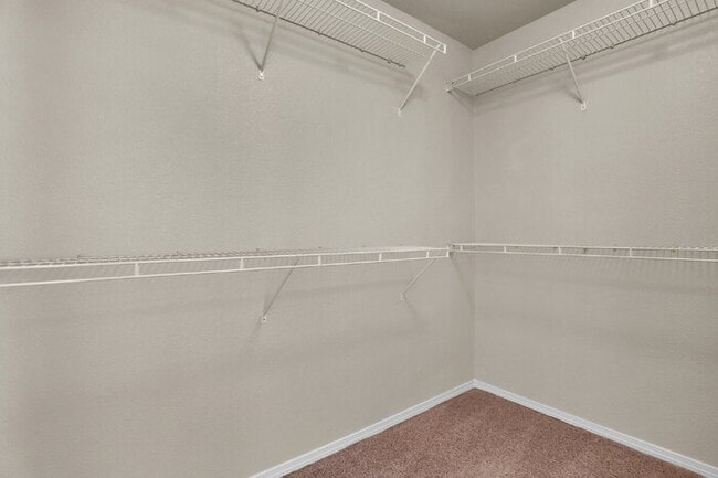 Building Photo - Spacious 3-Bed End-Unit Townhome with Mountain Views Near Ft. Carson