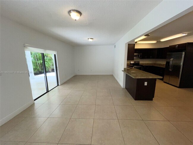 Building Photo - 401 Majorca Ave
