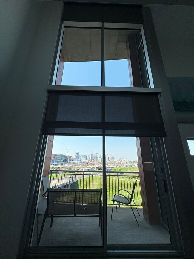 Building Photo - Oversized Loft With Downtown Views
