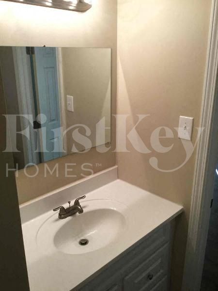 Building Photo - 2364 Tiffany Cir