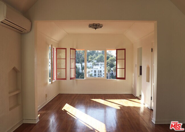 Building Photo - 1409 Murray Dr