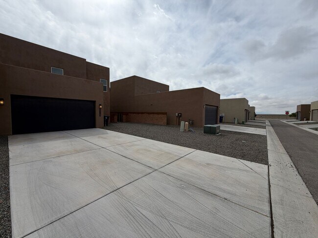 Building Photo - 3 Bedroom New Build Town Home in Mesa Del Sol Near Netflix Studios!