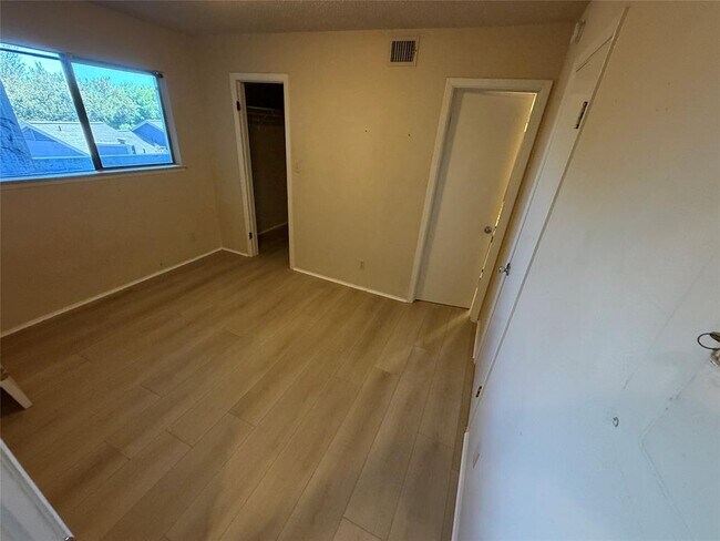 Building Photo - 2500 Burleson Rd