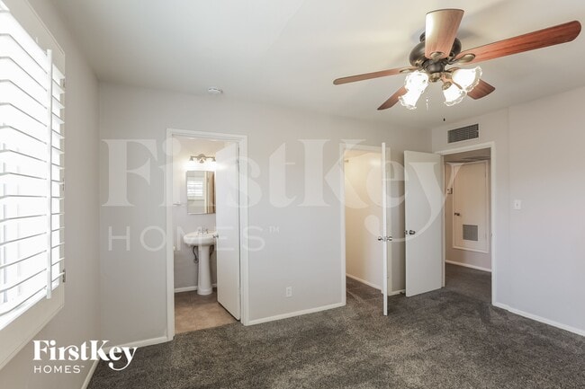 Building Photo - 1357 W Sells Dr