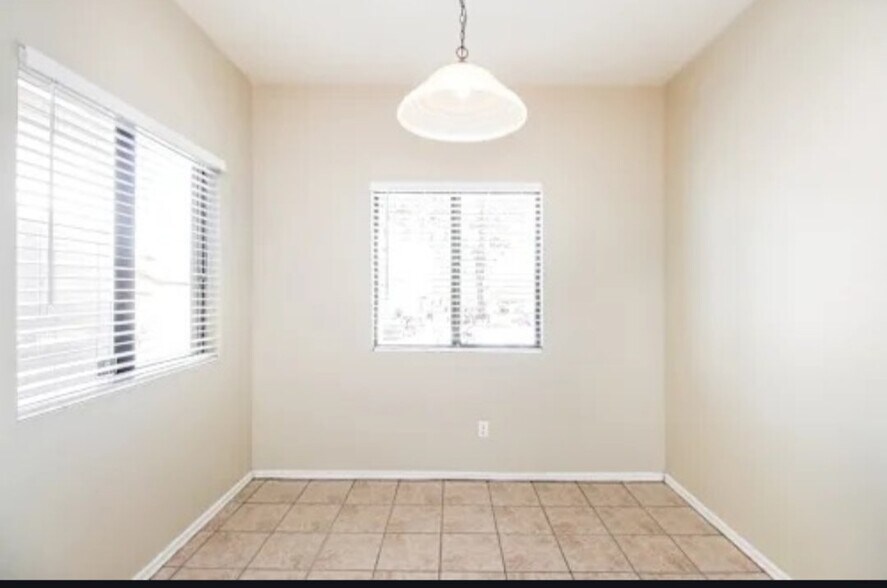 Building Photo - 9072 W Hidalgo Ave