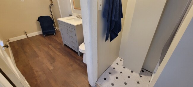 Building Photo - 628 25th St