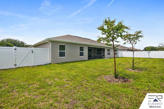 Building Photo - 10 Lysander Ln