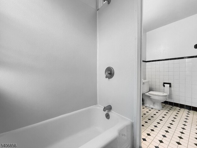 Building Photo - 416 Front St