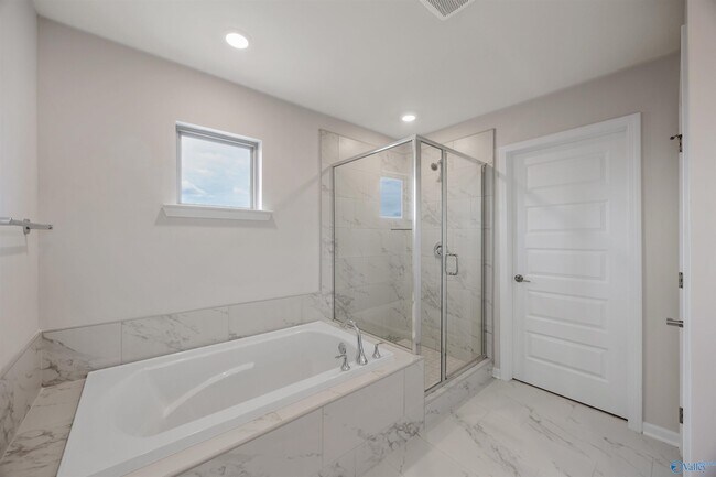 Building Photo - 4608 Hampton Glen Circle SE