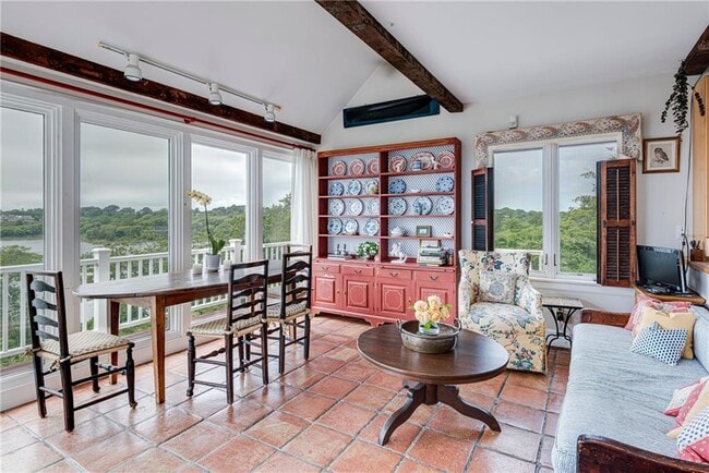 Building Photo - 25 Ocean Heights Rd