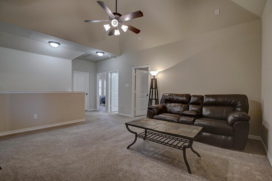 Building Photo - 2046 Sundown Dr