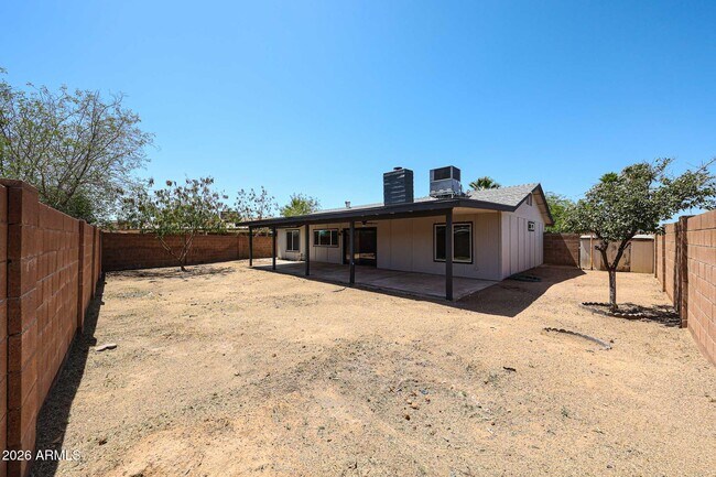 Building Photo - 2602 E Charleston Ave