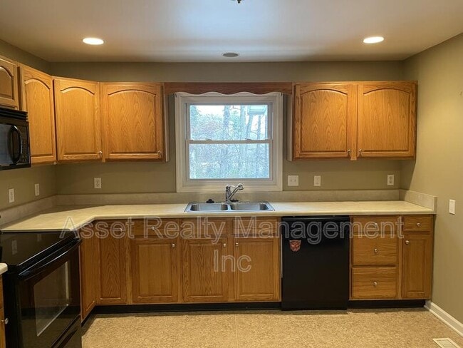 Building Photo - 5707 Scenic Ridge Rd