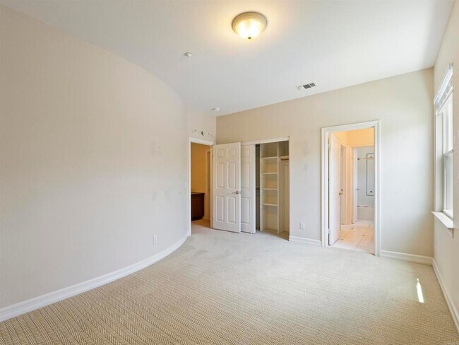 Building Photo - 5250 Coleridge Ct