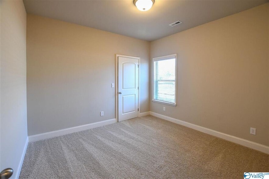Building Photo - 107 Delilah Ln