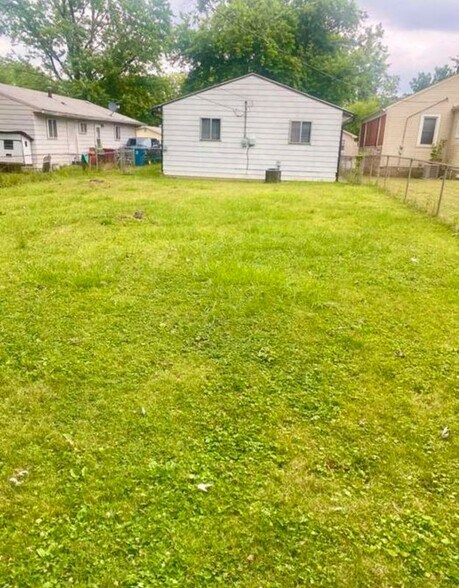 Building Photo - 1038 S Worth Ave