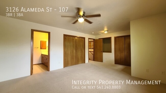 Building Photo - 3126 Alameda St