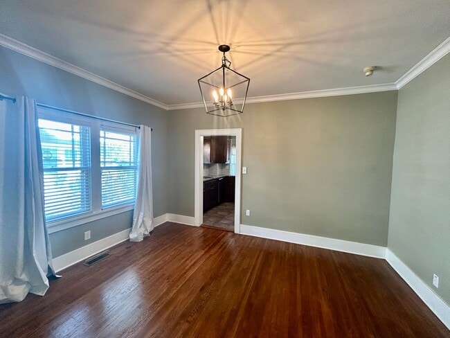 Building Photo - Absolutely stunning 1921 Craftsman style b...