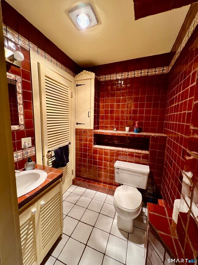 Building Photo - 290 Cliffside Dr