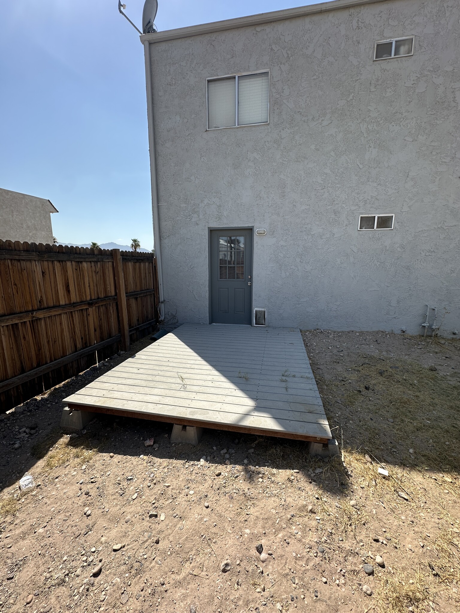 Building Photo - 2152 Riviera Blvd